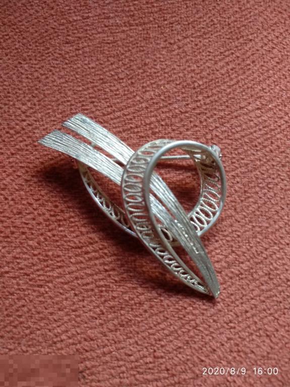 Брошь времён СССР. Серебро 835 проба. Скань. 