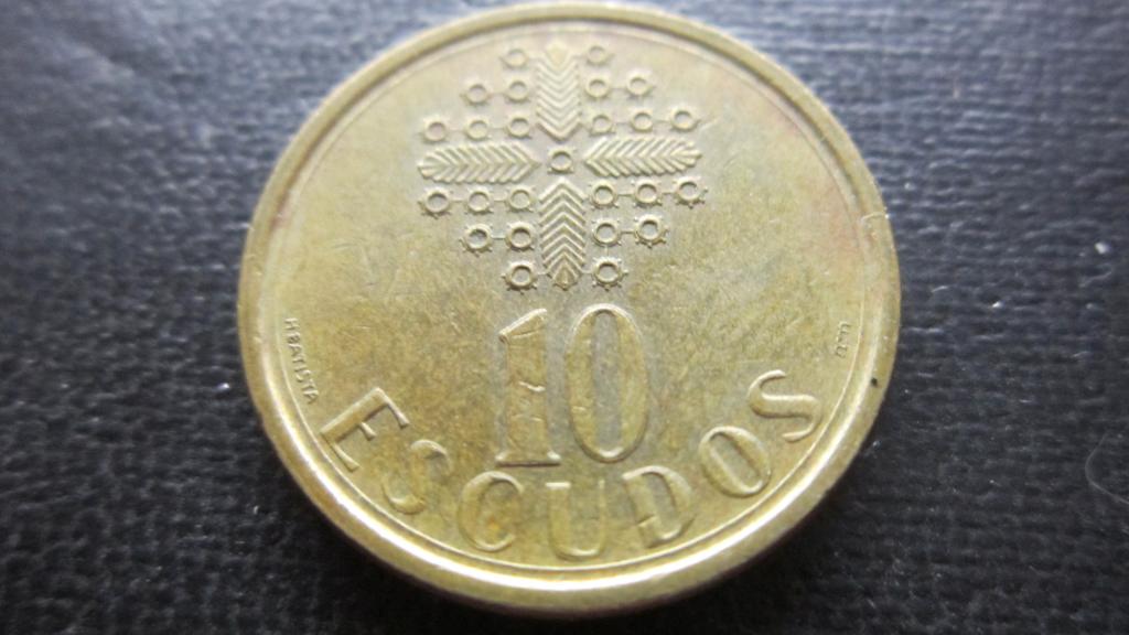 ПОРТУГАЛИЯ   10  ЭСКУДО  1987