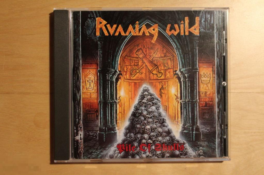 Running Wild / Pile Of Skulls 92 / Holland ORIGINAL 