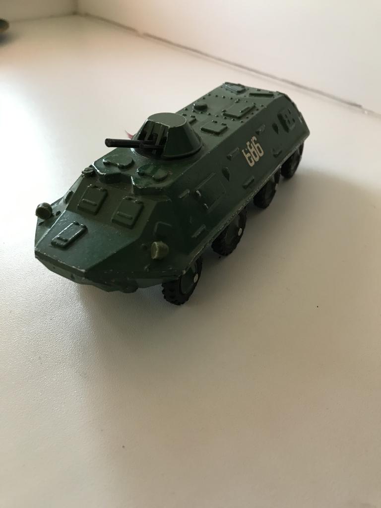 Модель военной техники Бронетранспортер. БАЗ.