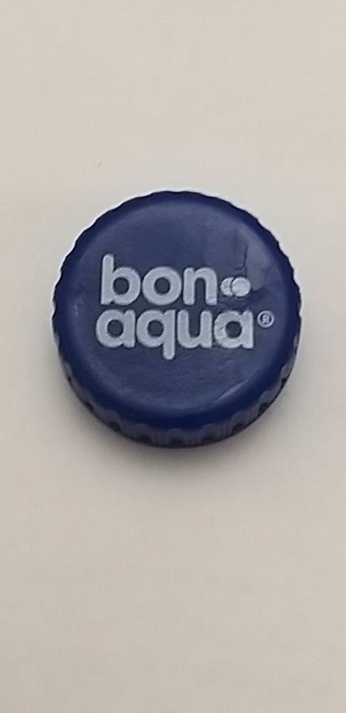 Пробка от бутылки ПЭТ. BON AQUA. Темно-синяя. Разновидность.