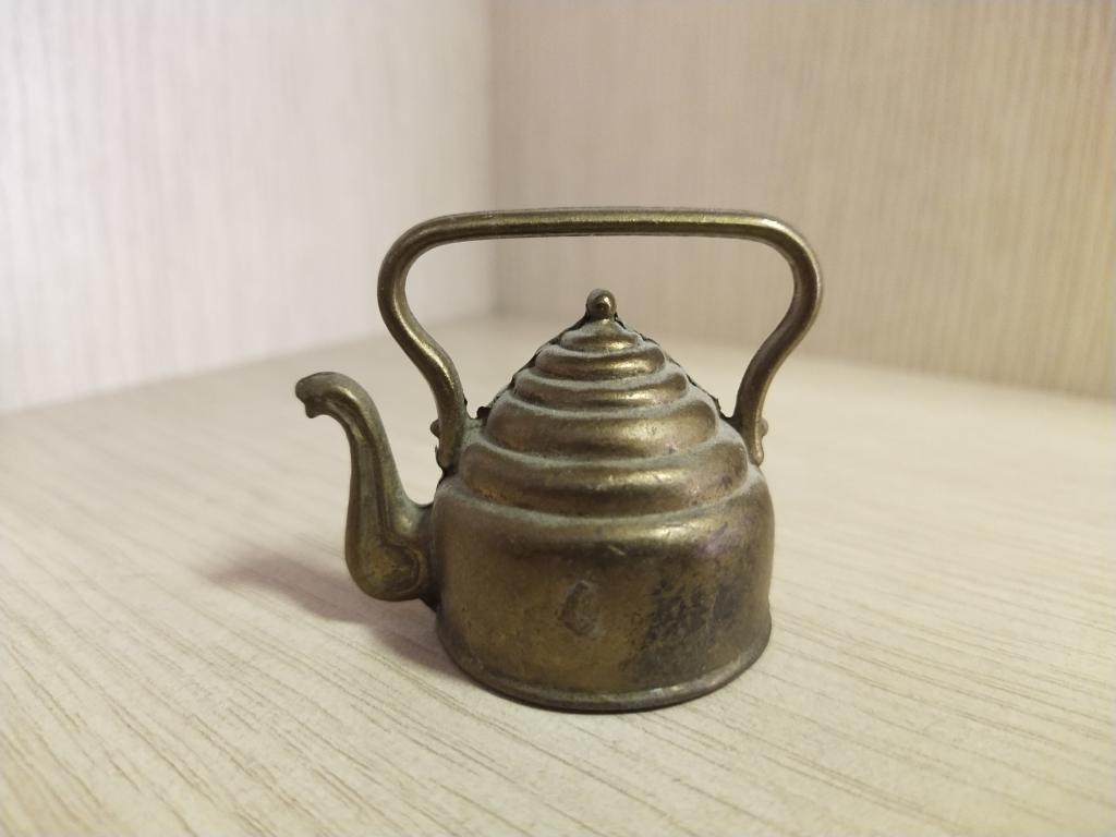 Миниатюра " Чайник ". Латунь. Германия. 3 .