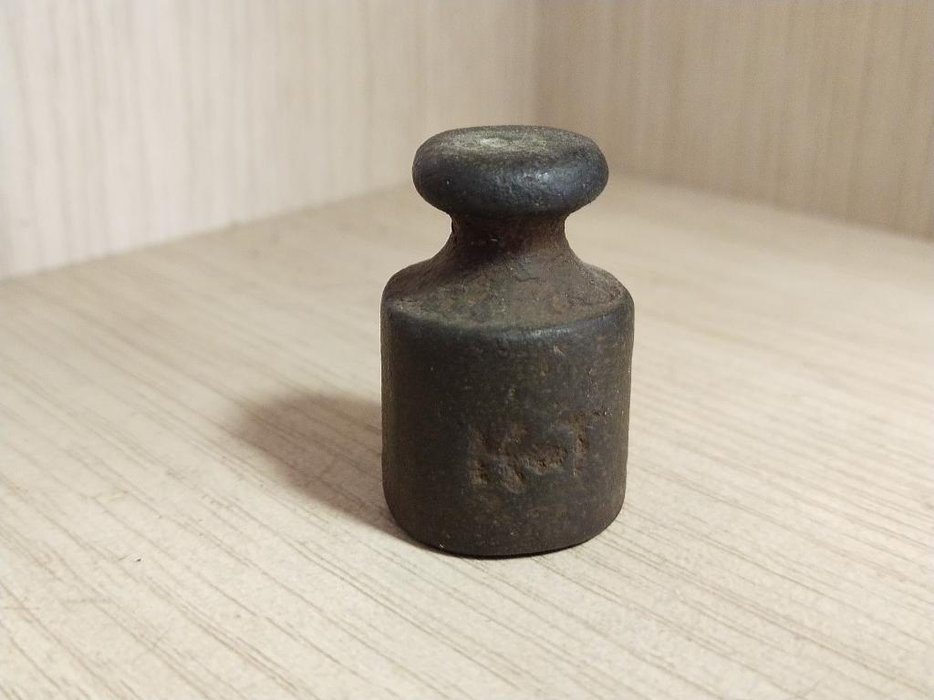 старинные гири. фарфоровая гиря. фарфоровая гиря. фарфоровая гиря. фарфоровая гиря.