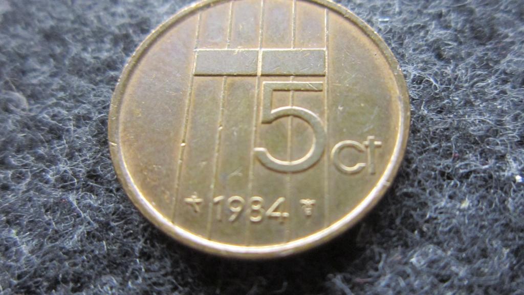 НИДЕРЛАНДЫ 5  ЦЕНТОВ  1984