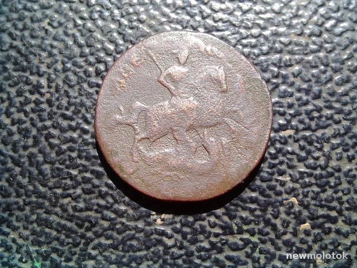 2 копейки 1759 г перечикан из облачника  , надпись сверу, год снизу