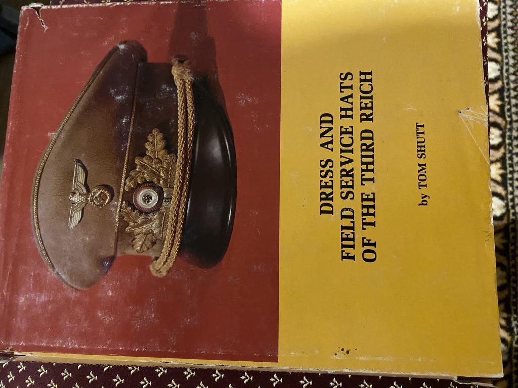 Униформа и головные уборы 3 Рейха