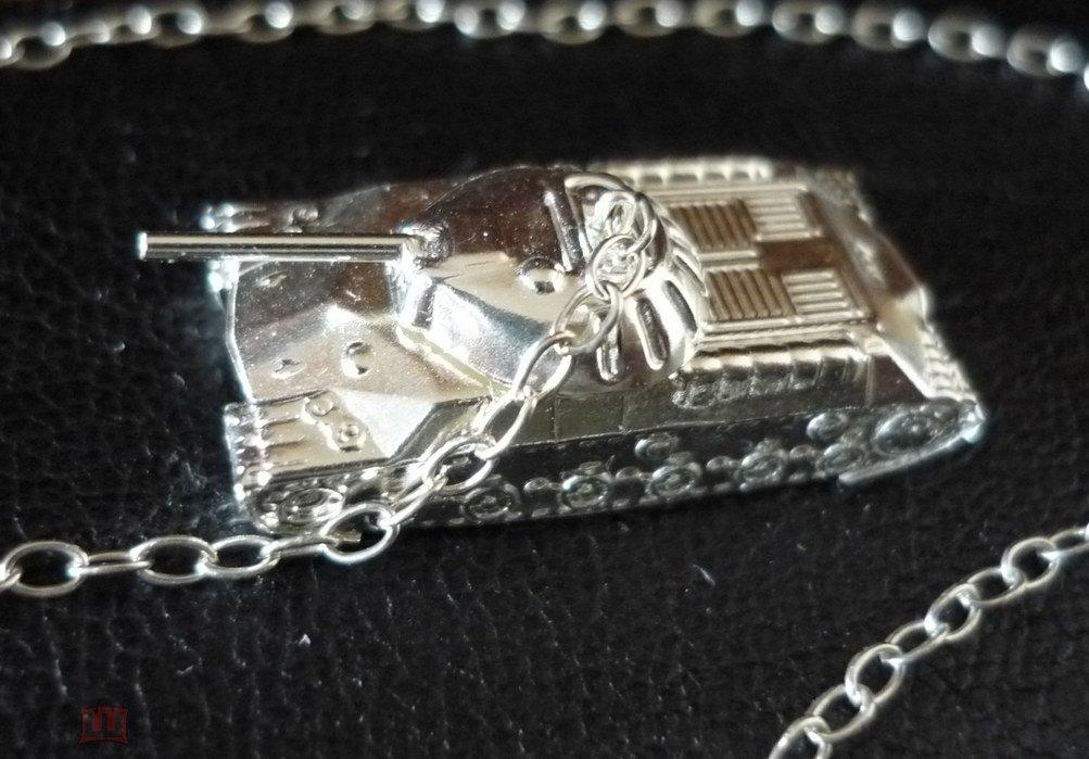 Танк фигурка ЧГТ из водки "Русская эскадра"  водочный жетон СТандарТЪ серебро