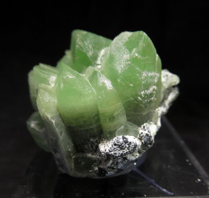 Хризолит Камень Купить В Москве Натуральный