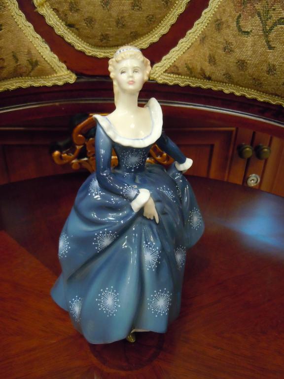 Девушка Royal Doulton Англия 1960гг, выс-20см