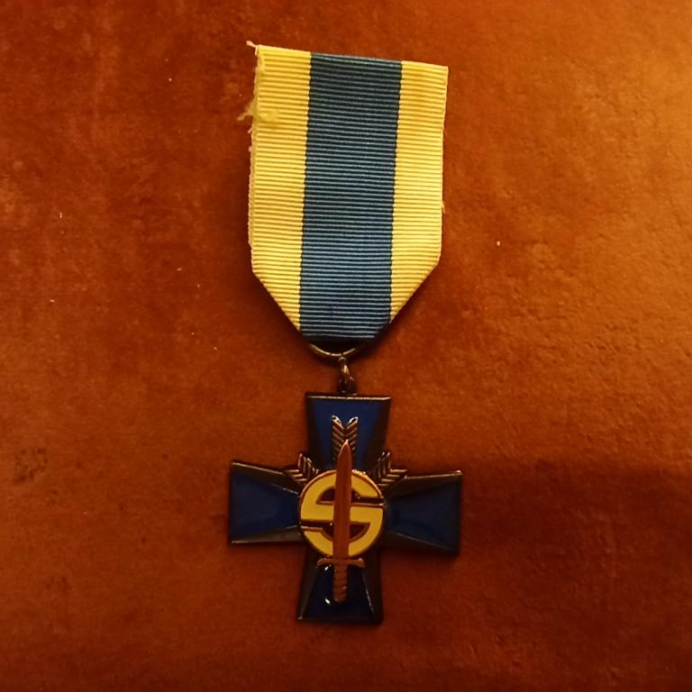 Синий крест медаль