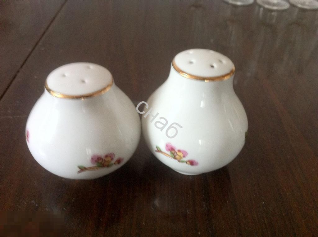 2 солонки фарфор СССР 