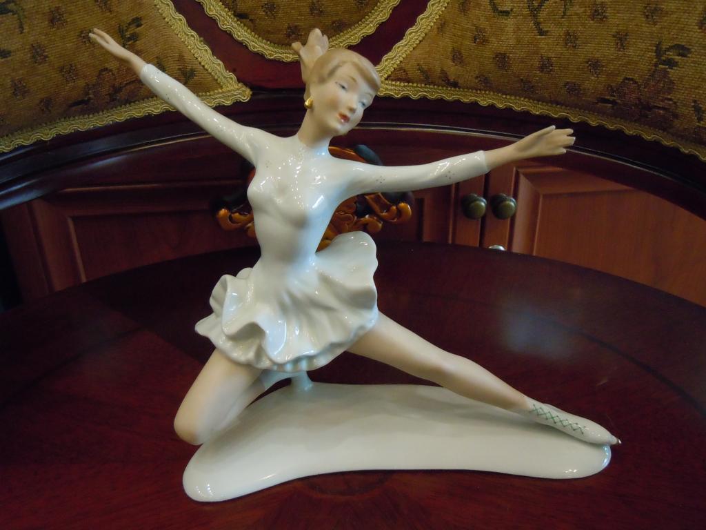 Фигуристка Валлендорф, Германия, 1960гг, выс-19,5см,дл-25см