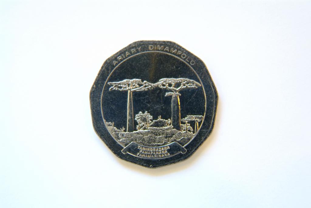 Мадагаскар 50 ариари 1996 КМ 25.1