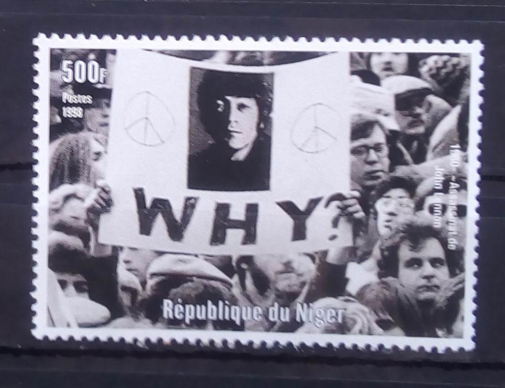 Марка чистая. Нигер 1998. Знаменитости персоналии. Леннон Битлз. Музыка.