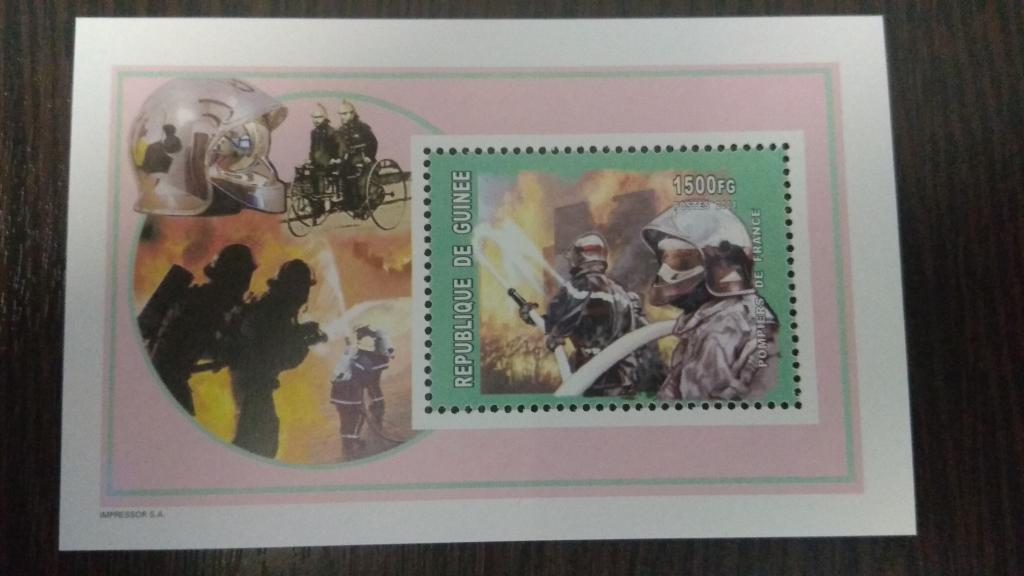 Марки.Гвинея.2001.Пожарные.Блок.Чистый.Михель 7,32 евро.Сост.идеальное