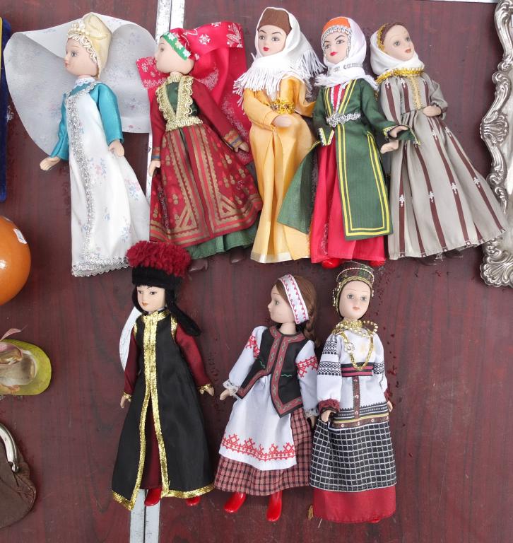 куклы в национальных нарядах, фарфоровые годы, 8 штук