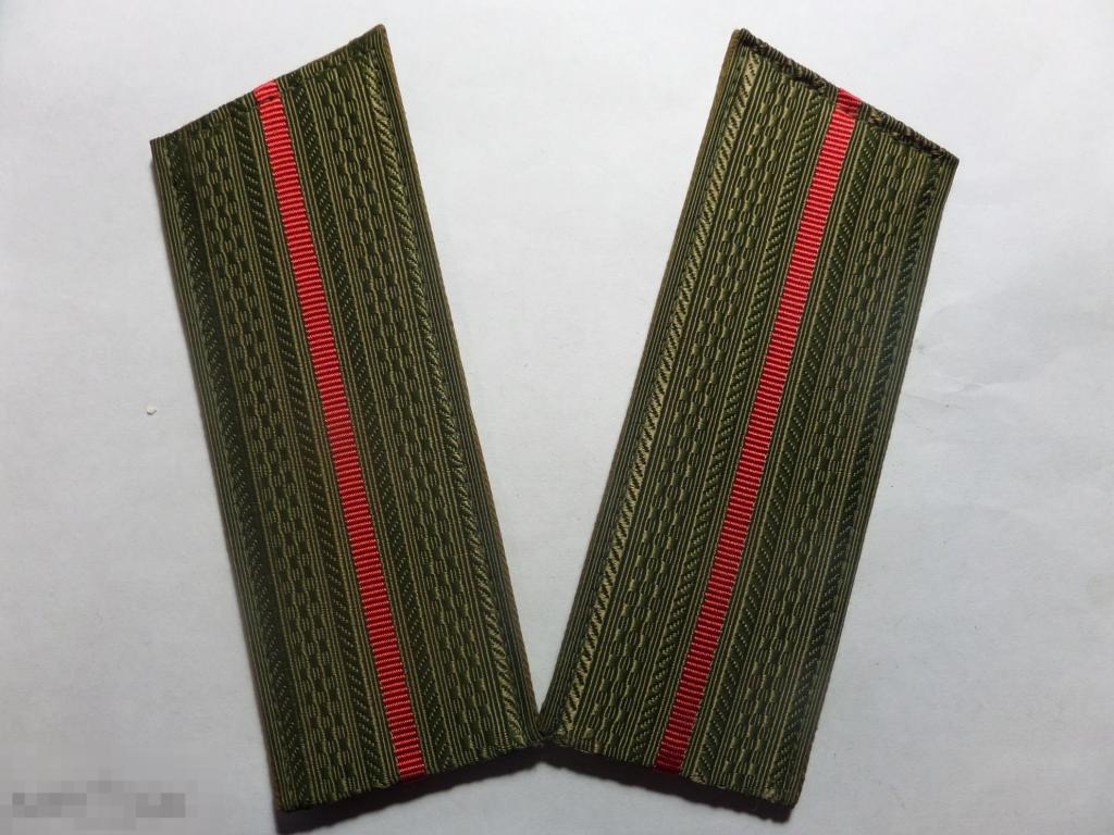 Погоны полевые младшего оф.состава МОС СА СССР. Новые. 