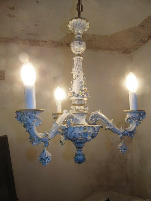 Люстра цветы фарфор CAPODIMONTE Италия редкая модель 3 лампы