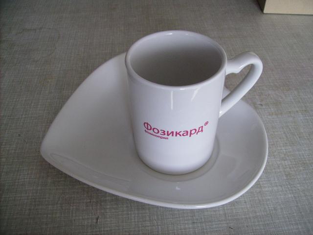 Чайная пара с блюдцем в виде сердца. Фарфор. Новая