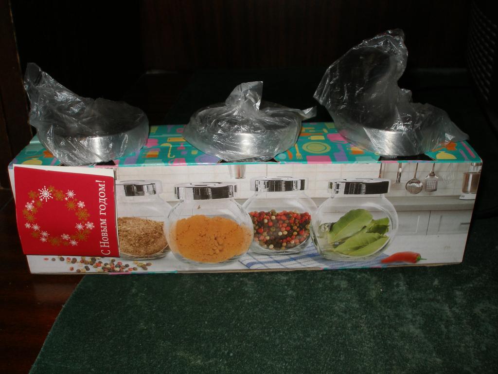 Набор ёмкостей для специй.Новый.