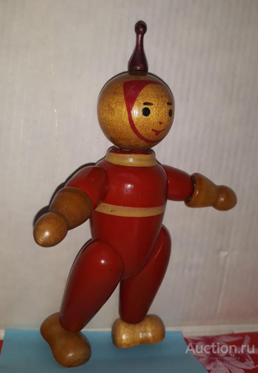 Игрушка редкая КОСМОНАВТ деревянный СССР