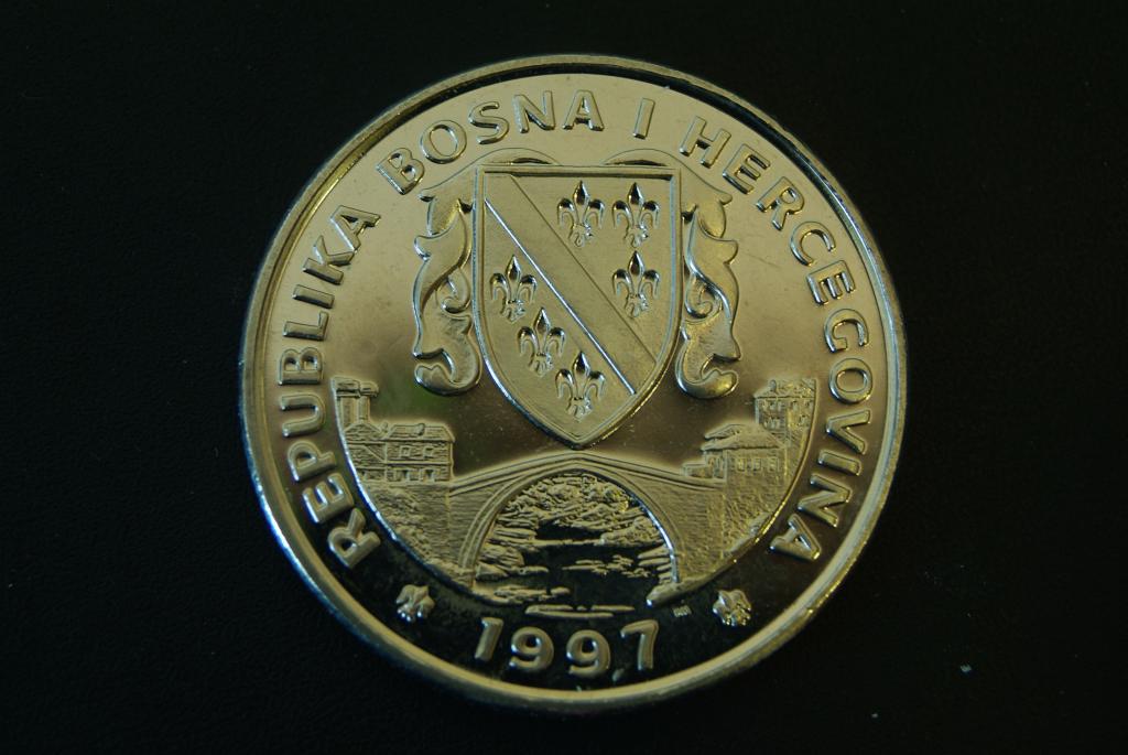 Босния и Герцеговина 1 соверен 1997 КМ 93