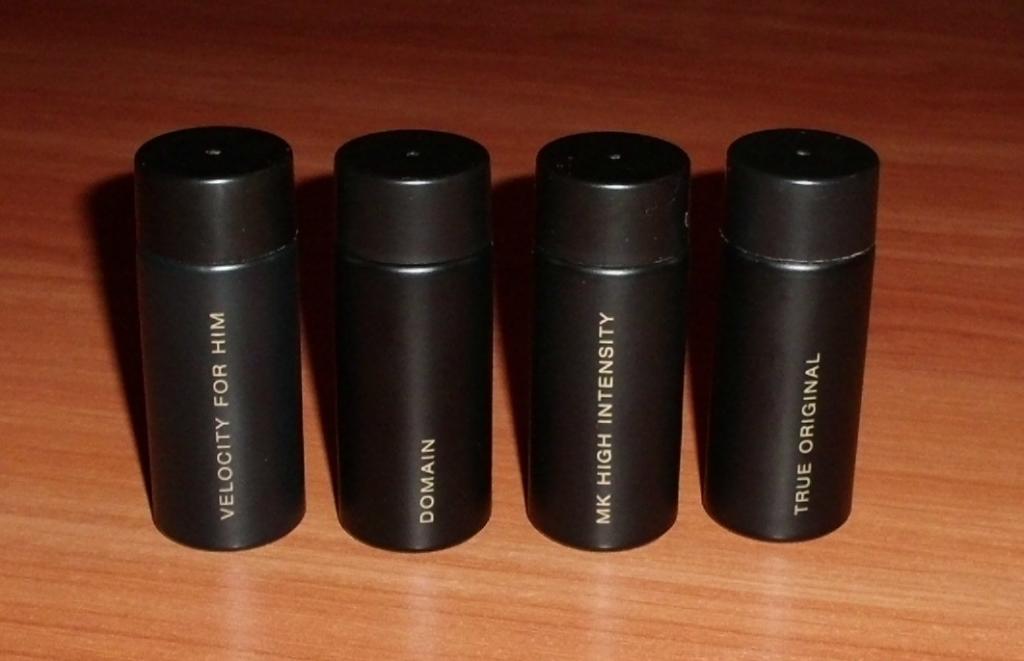 Мини бутылочки от парфюмерии стекло 6.5 см - 4 шт (1 лот)