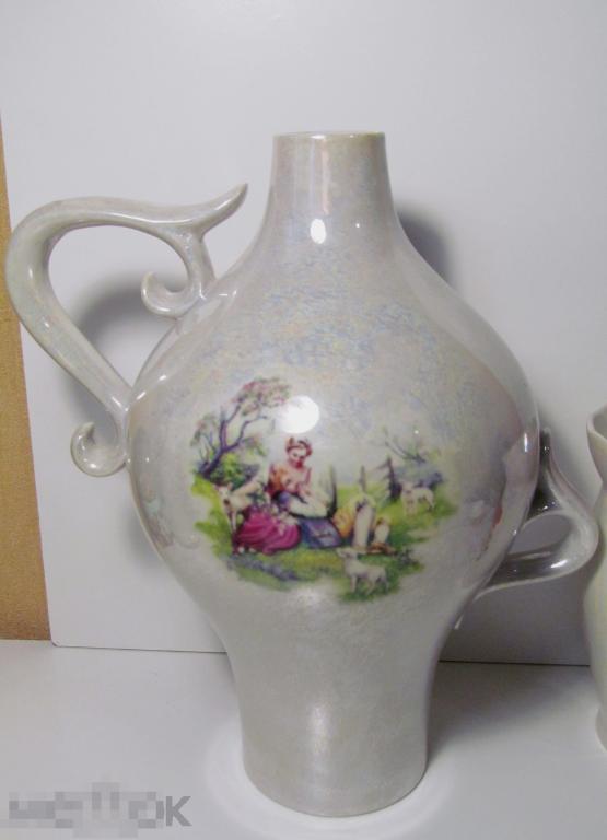 Ваза Дулево галантная сцена перламутр