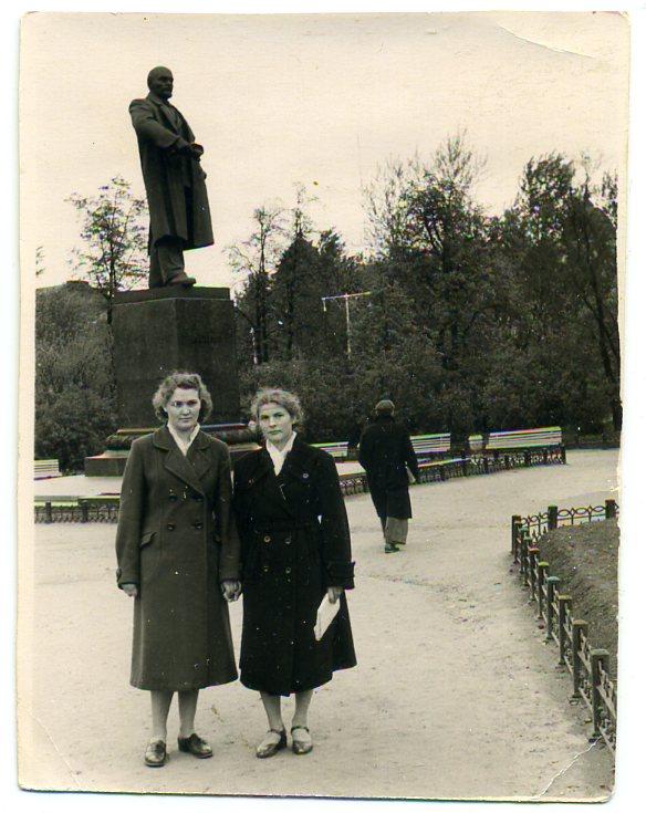 Советский быт Молодежь девушки студенты мода одежда Пермь 9 х 12 см