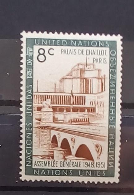 Марка чистая. ООН 1951. Архитектура. Здание штаб квартира офис.