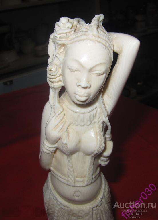 Редкая фигура из бивня слона. Девушка с цветком в волосах. Бивень,кость слона. 