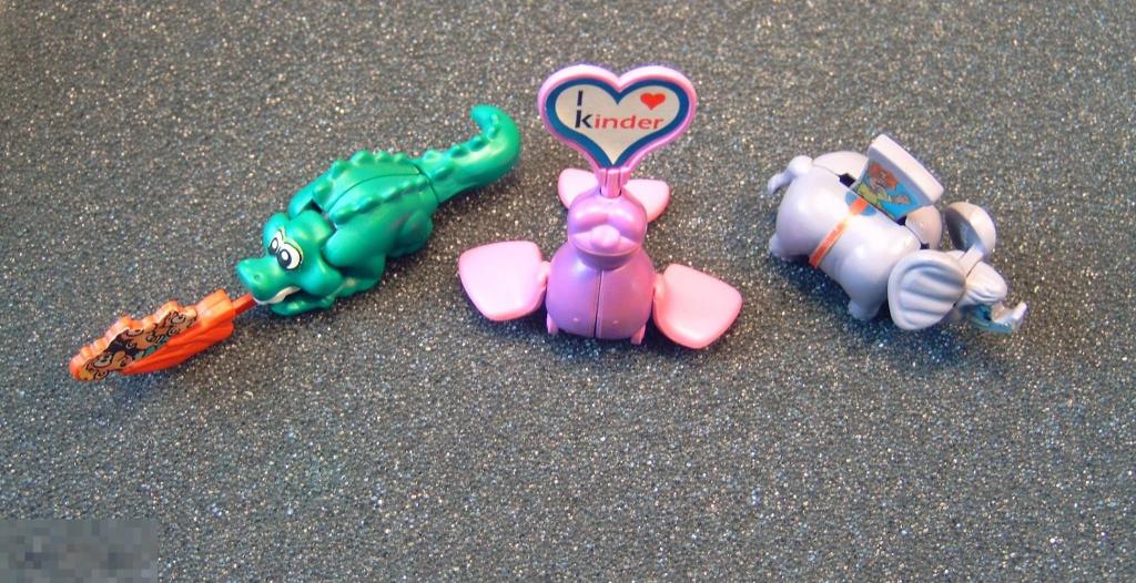 Сборные игрушки из Киндер - сюрприза 3 штуки разные. 