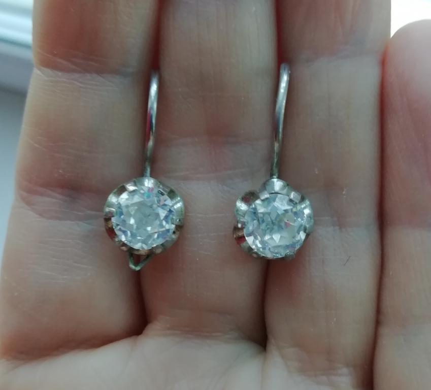 Серьги с крупными фианитами СССР.