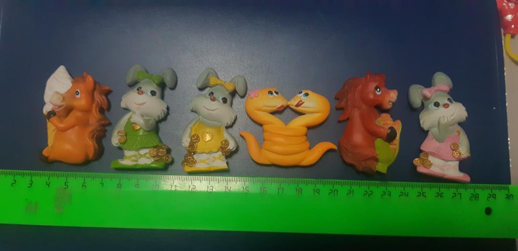 Магнит на холодильник 6 штук .Год лошади,змеи и т.д.Камень.  