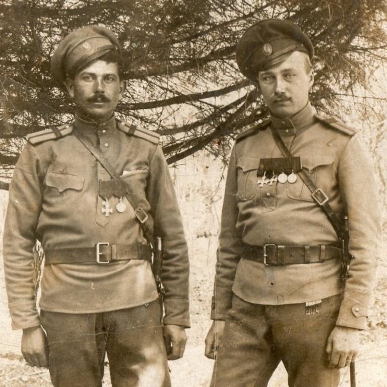 Фото георгиевских кавалеров - унтер-офицеров команды разведчиков кавалерии (78670)