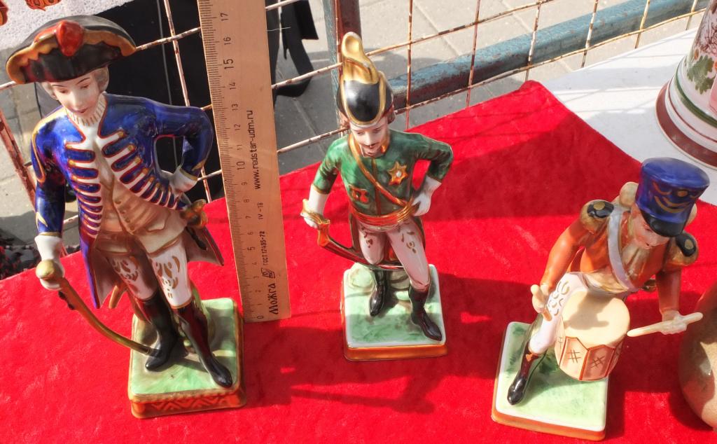 фарфоровые статуэтки соддат и офицера, Европа, старинные