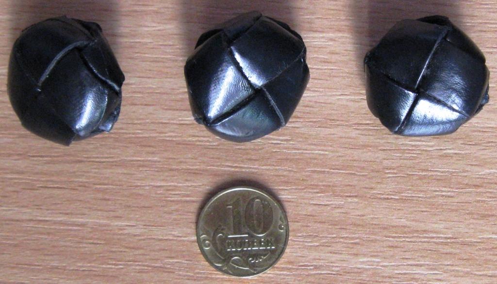 К13-742 ИЗ ПРАБАБУШКИНОЙ ШКАТУЛКИ: ПУГОВИЦА КОЖА, ТРИ ШТУКИ ОДНИМ ЛОТОМ