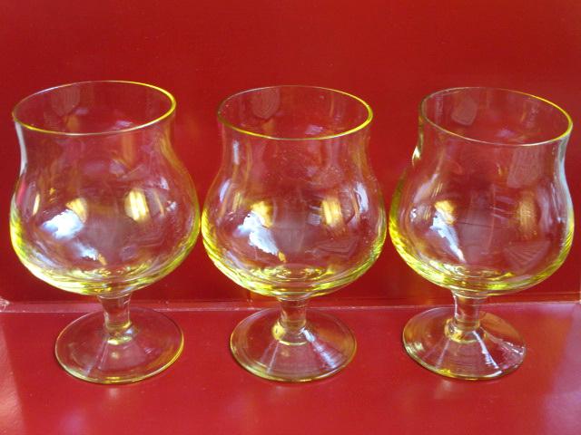 Фужеры желтое стекло СССР. Грушевидная форма
