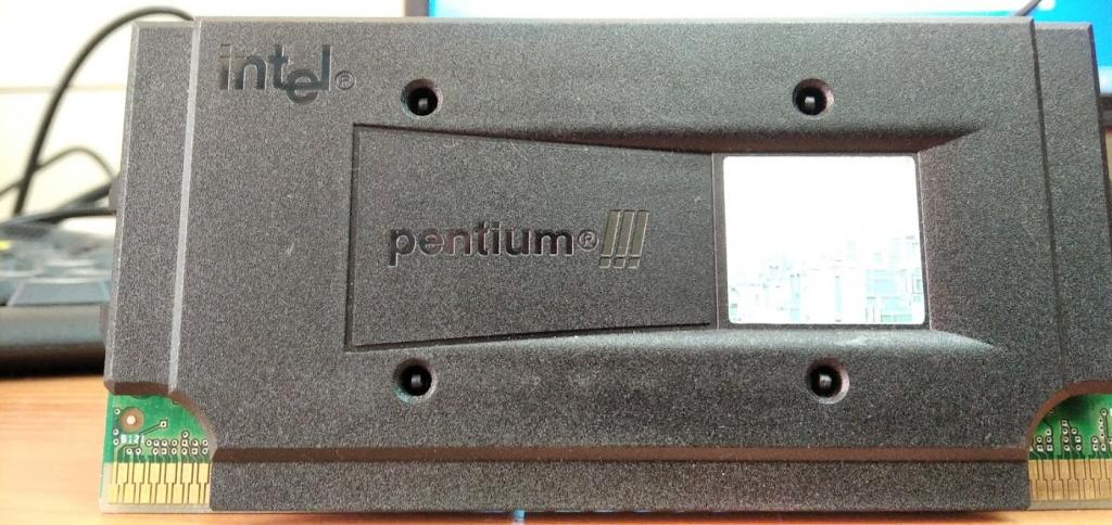 Intel Pentium III 550 Slot 1
