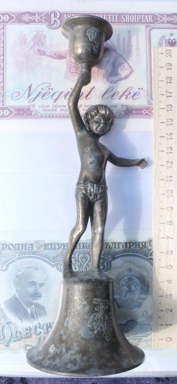 подсвечник настольный Мальчик с чашей,бронза,старый