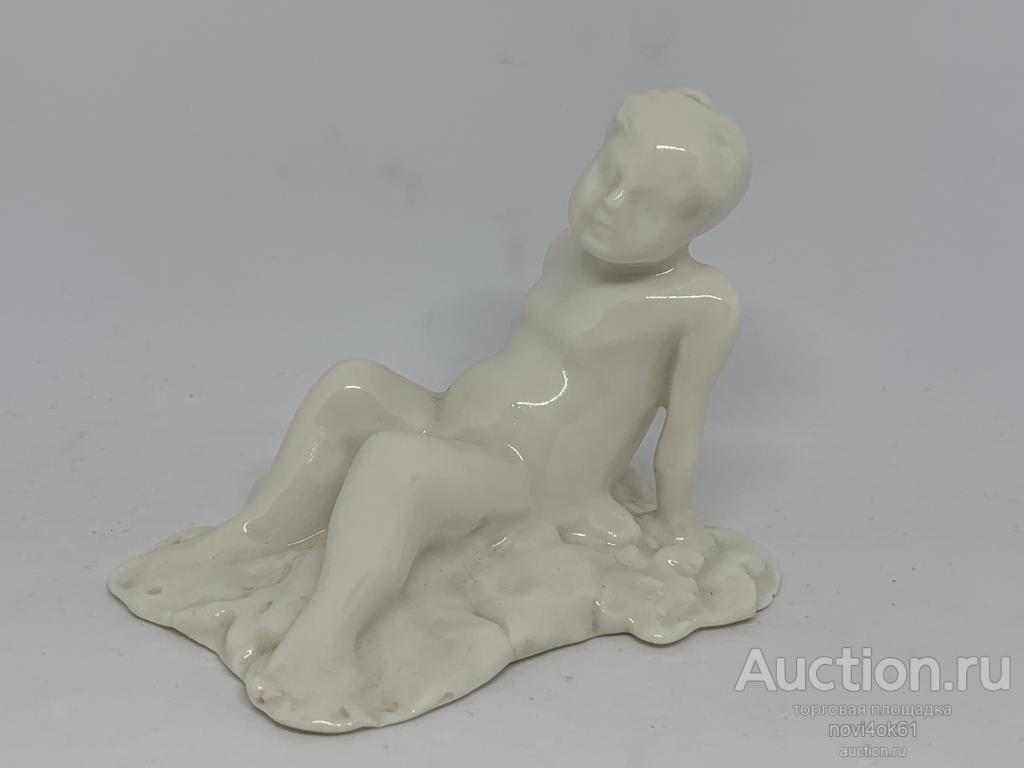 Авторский фарфор! Асиновский И. Загорающий мальчик. На пляже