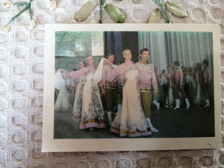 көйлек, шұлық, трусики жоқ Наташа қатты