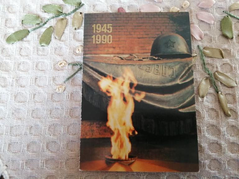 Олар ұйықтап жатқан және мас қыздарды былғайды Әйел кискалары бар HD порно