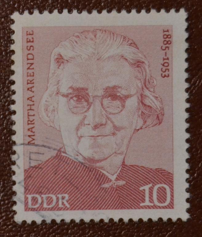 ГДР 1975 год Марта Арендзее, деятель немецкого рабочего движения Mi 2012 Гаш