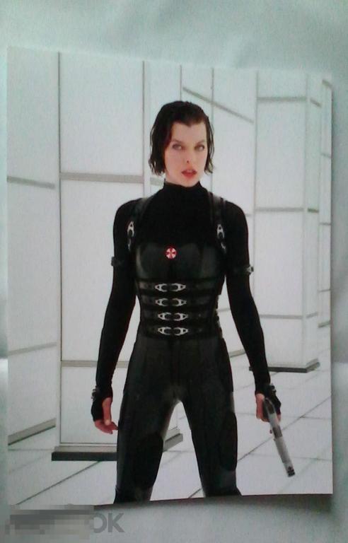 Милла Йовович актриса современное фото 15*20 см Обитель зла 