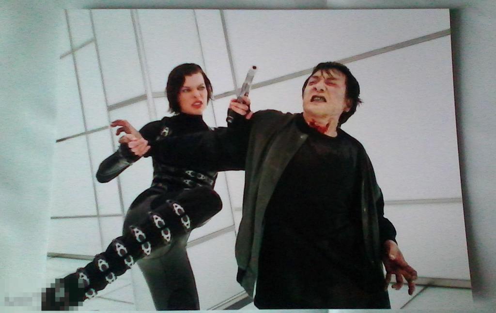 Милла Йовович актриса современное фото 15*20 см Обитель зла