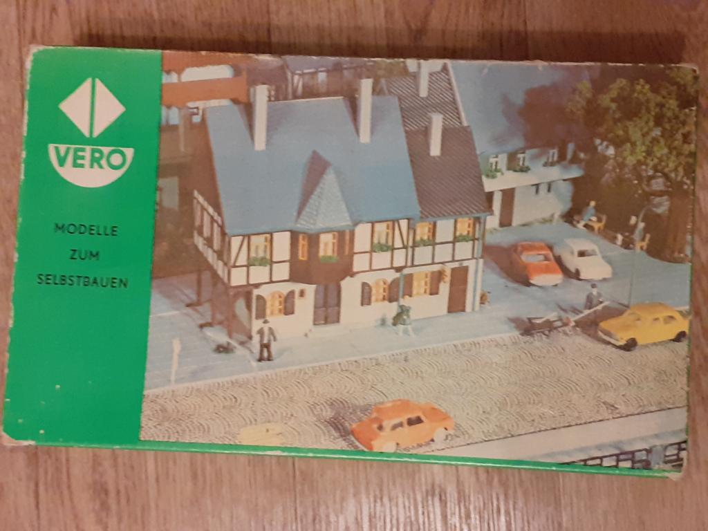 16мм (HO) Коробка от строения Вокзальная улица 1-3 Vero