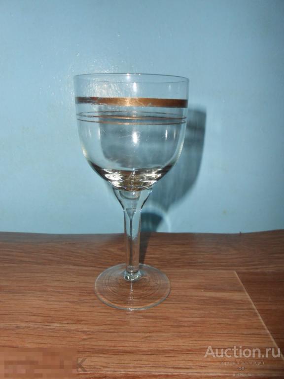 Рюмка, высокая, бокал,фужер, СССР, стекло, ретро, винтаж, скол на ножке 