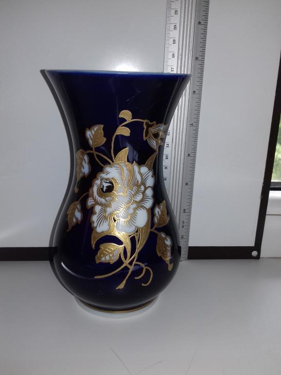 Ваза фарфоровая . Германия .