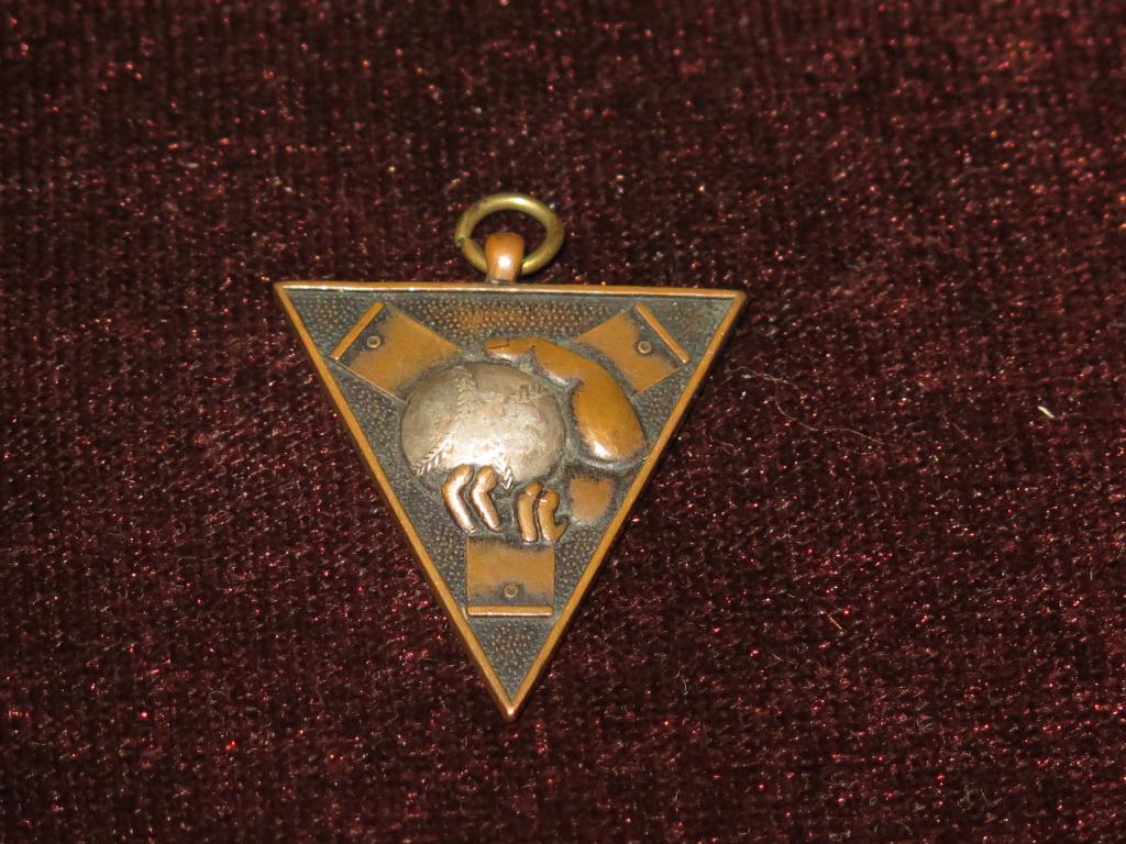 1979б Япония Спортивный значок Университет Кейо